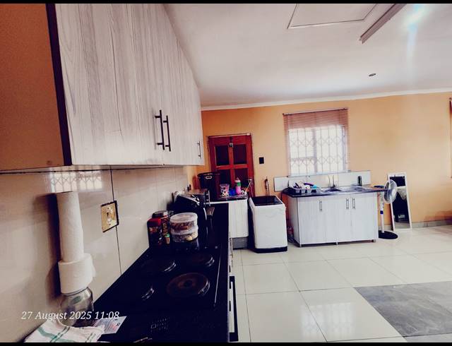 3 BEDROOM HOUSE FOR SALE IN HOWICK WEST